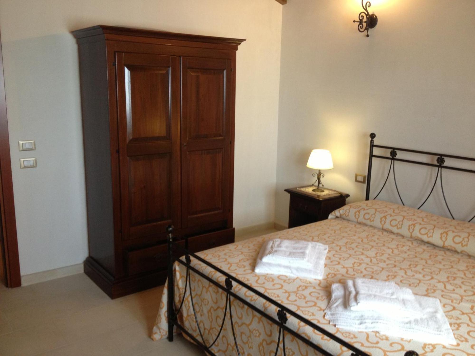 Agriturismo Masseria Quaremme كاربينيانو سالينتينو الغرفة الصورة