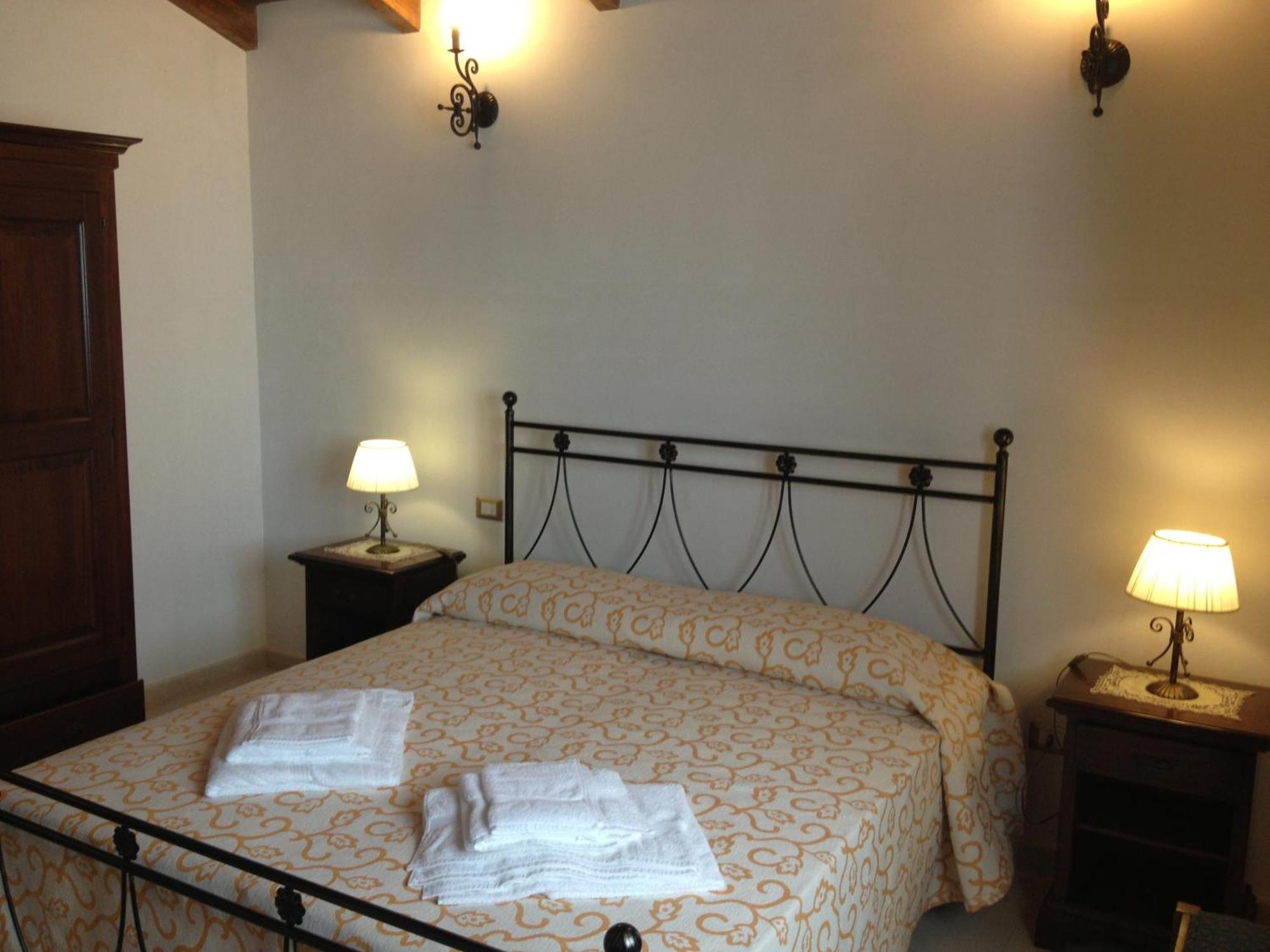 Agriturismo Masseria Quaremme كاربينيانو سالينتينو الغرفة الصورة