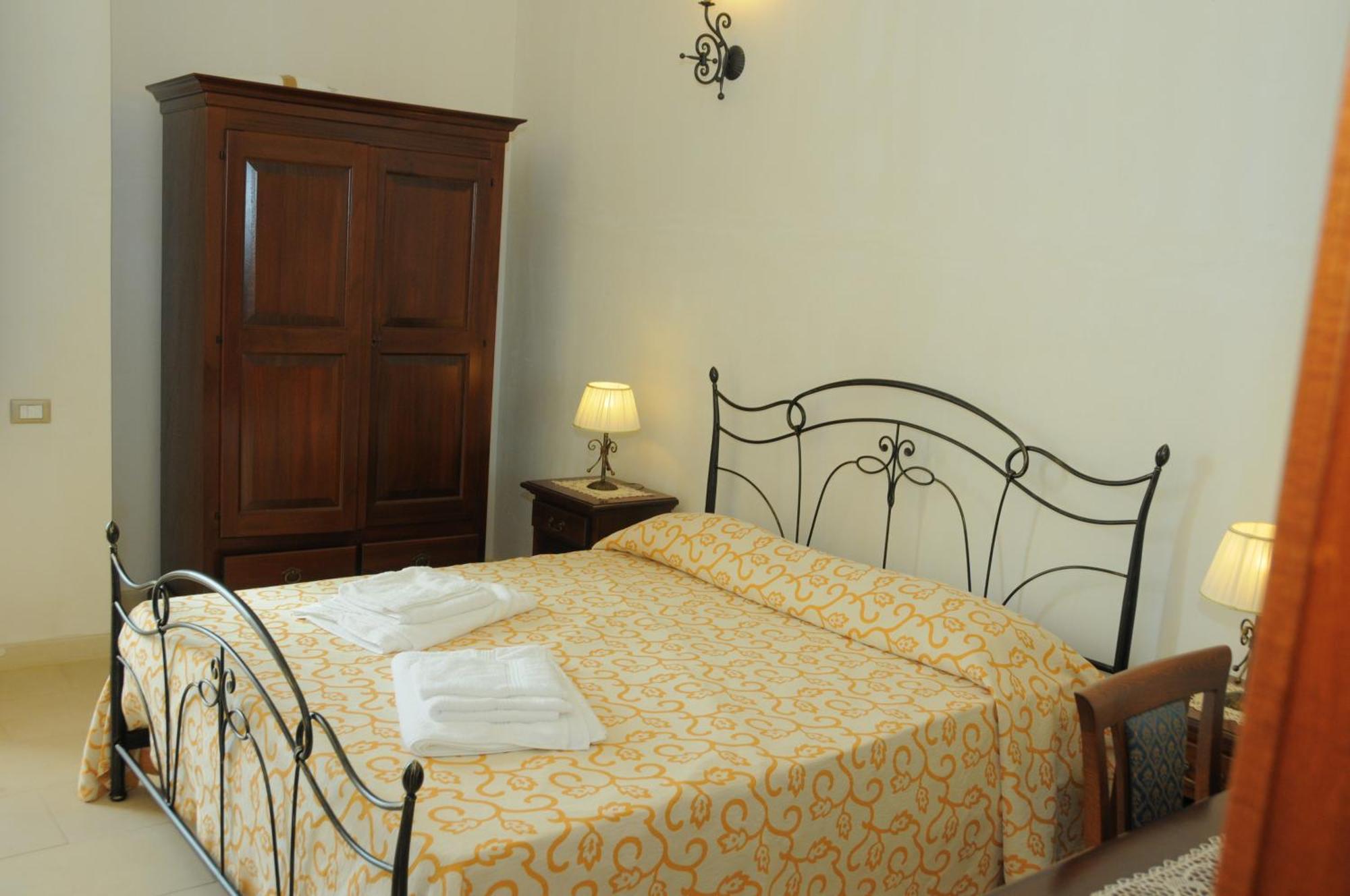 Agriturismo Masseria Quaremme كاربينيانو سالينتينو الغرفة الصورة